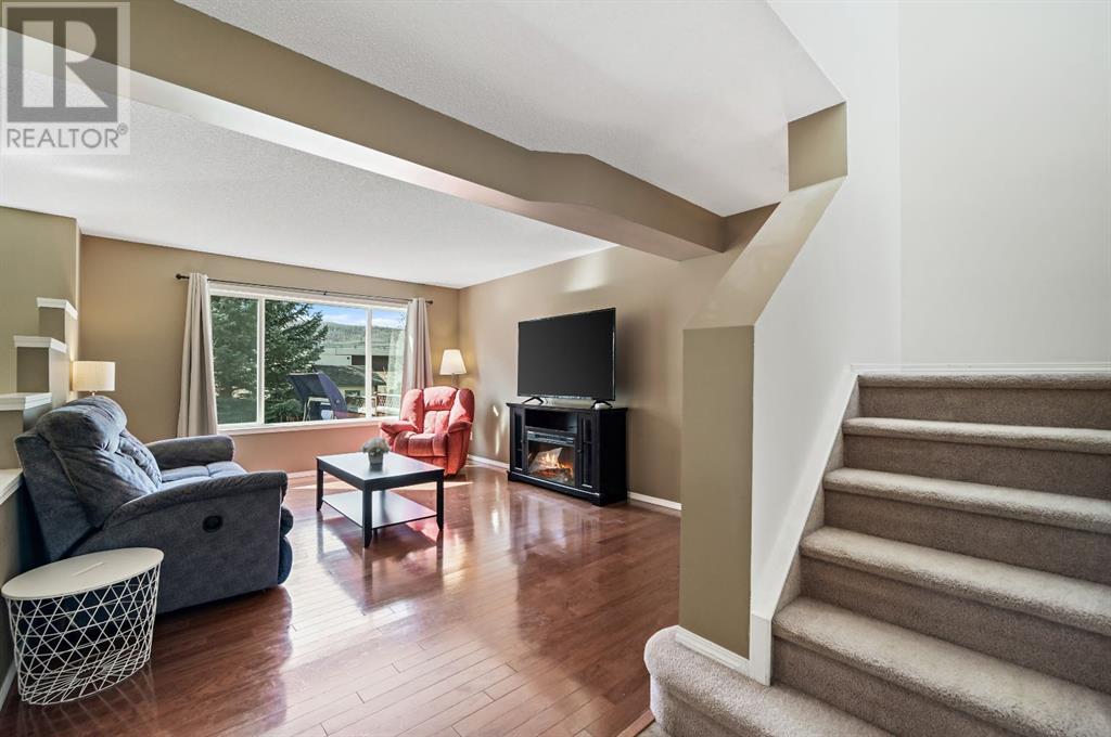 203 Valley Brook Circle Nw, Calgary, Alberta  T3B 5S1 - Photo 12 - A2213936