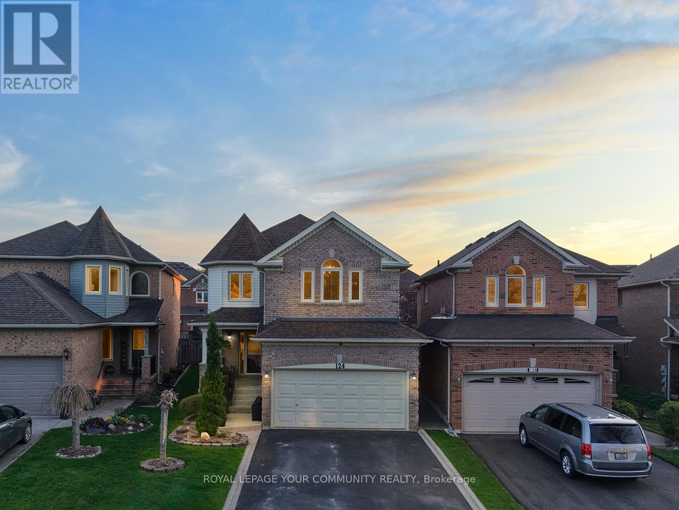 124 Rushbrook Drive, Newmarket, Ontario  L3X 2E4 - Photo 1 - N12143067