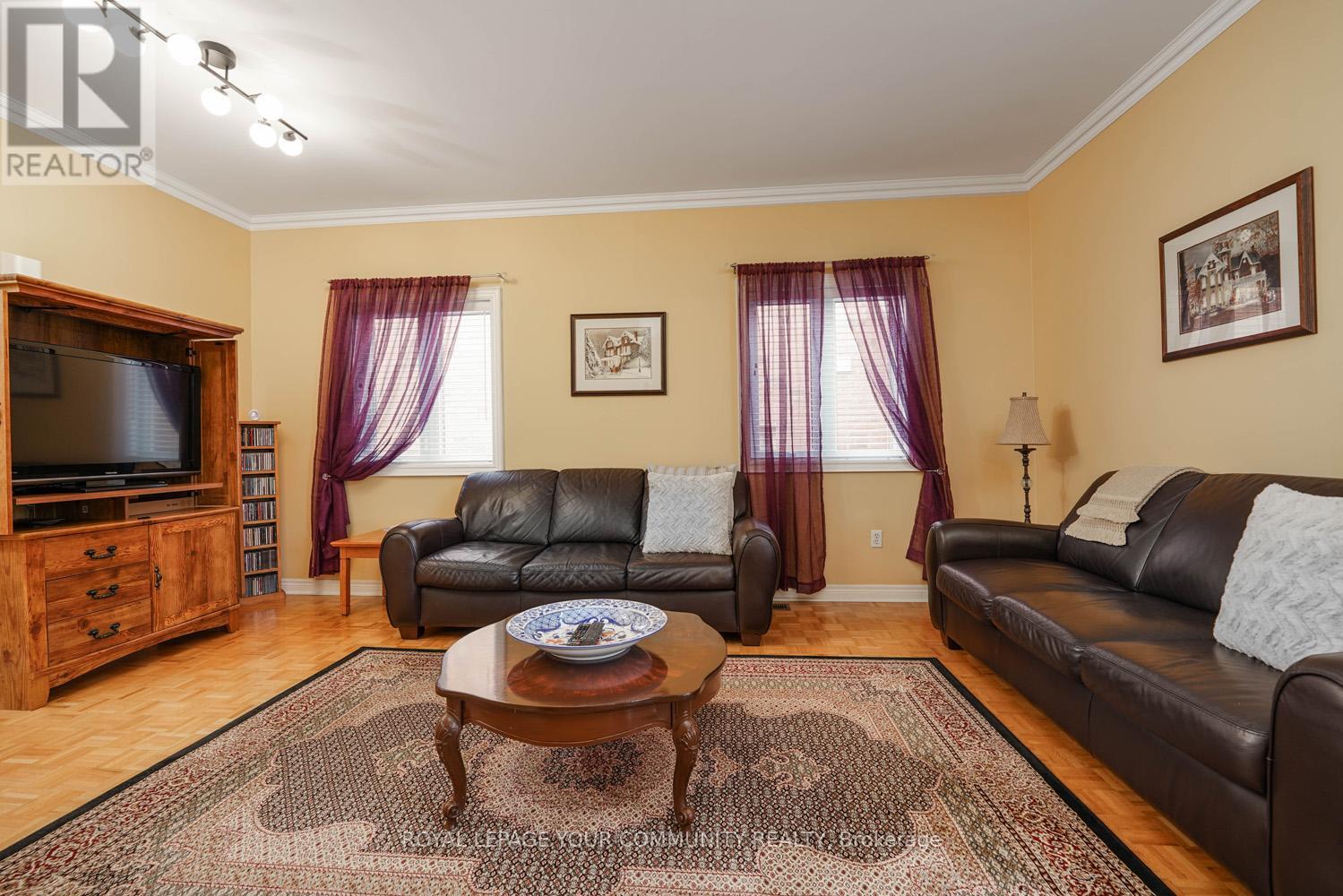 124 Rushbrook Drive, Newmarket, Ontario  L3X 2E4 - Photo 22 - N12143067