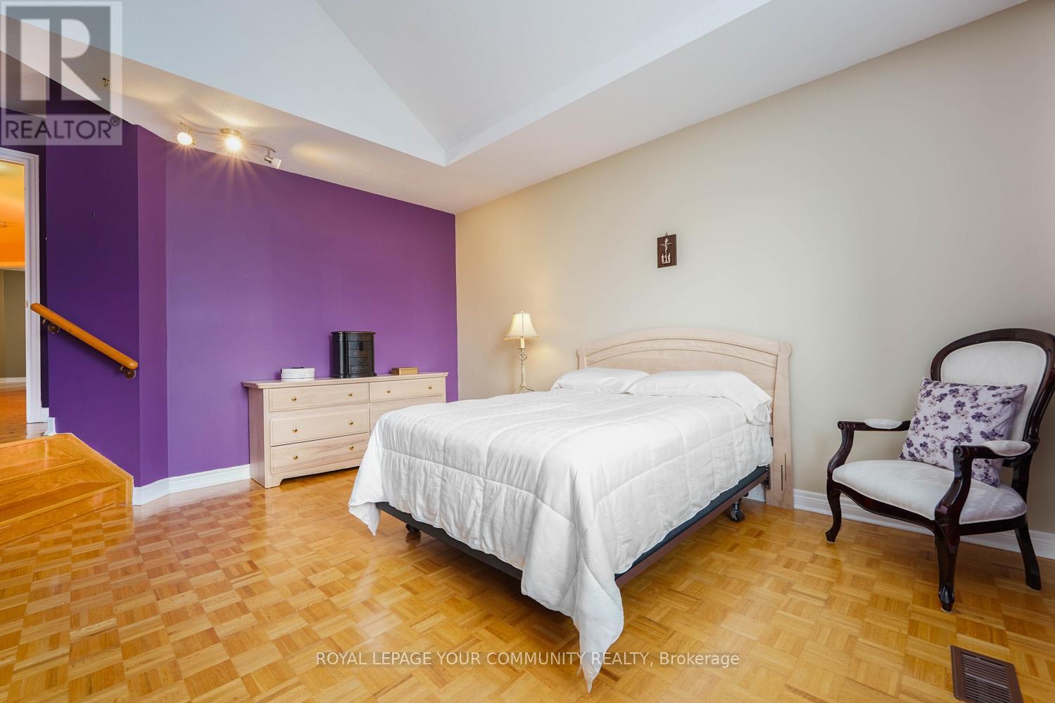124 Rushbrook Drive, Newmarket, Ontario  L3X 2E4 - Photo 29 - N12143067