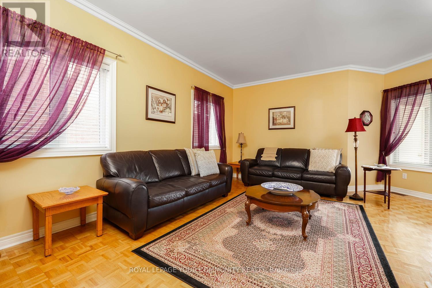 124 Rushbrook Drive, Newmarket, Ontario  L3X 2E4 - Photo 6 - N12143067