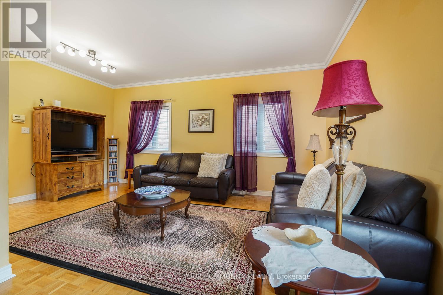124 Rushbrook Drive, Newmarket, Ontario  L3X 2E4 - Photo 7 - N12143067