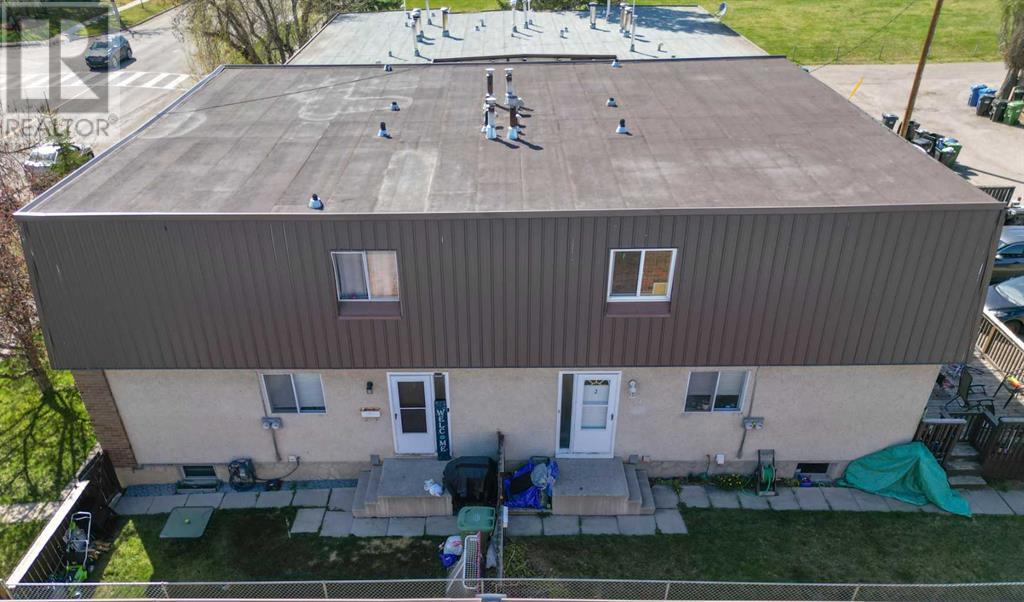 408 72 Avenue Ne, Calgary, Alberta  T2K 4Y9 - Photo 3 - A2218463