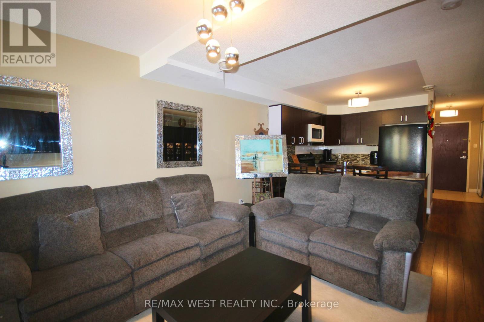 202 - 7405 Goreway Drive, Mississauga (Malton), Ontario  L4T 0A3 - Photo 7 - W12143043