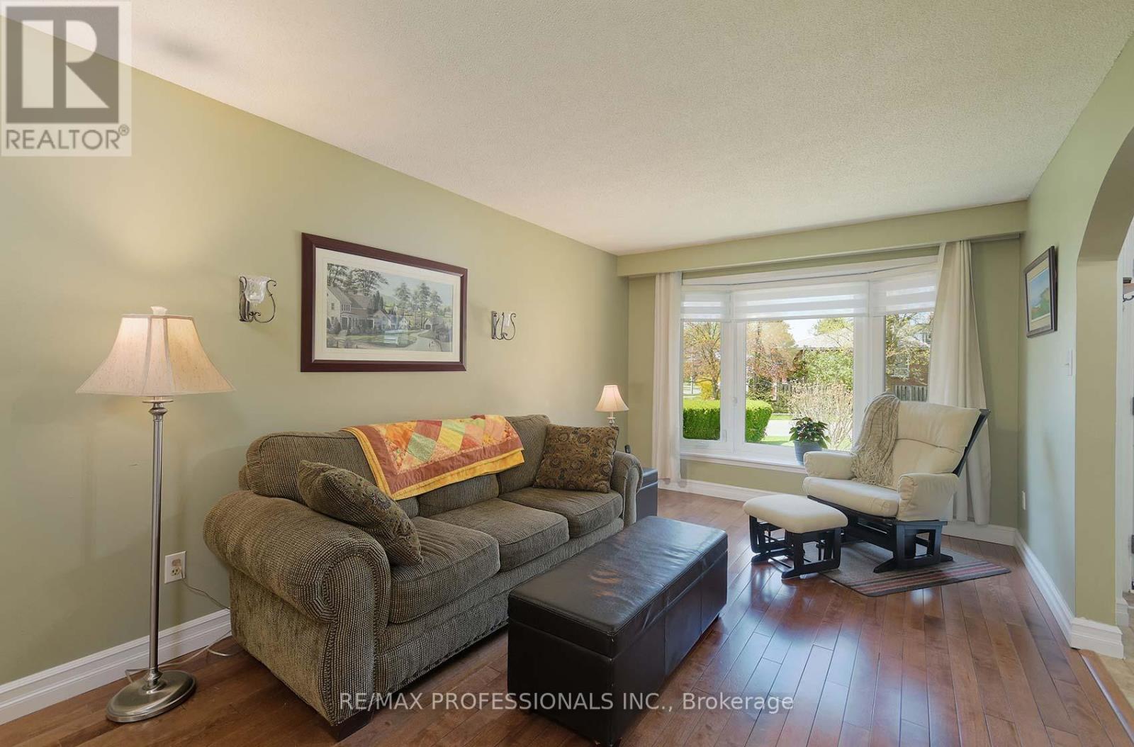 7 Dalzell Avenue, Brampton, Ontario  L6Z 1H1 - Photo 16 - W12143070