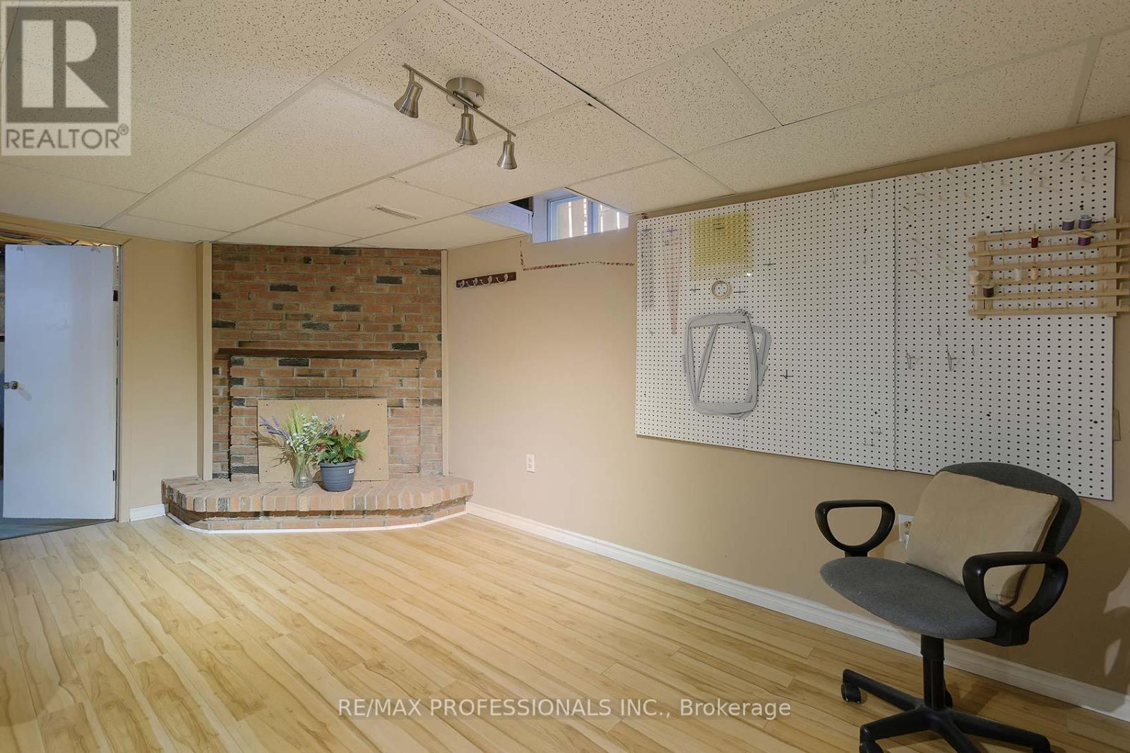 7 Dalzell Avenue, Brampton, Ontario  L6Z 1H1 - Photo 33 - W12143070