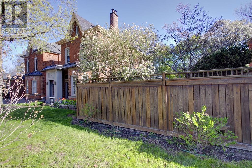 Property at 8 DUFF Street image 2