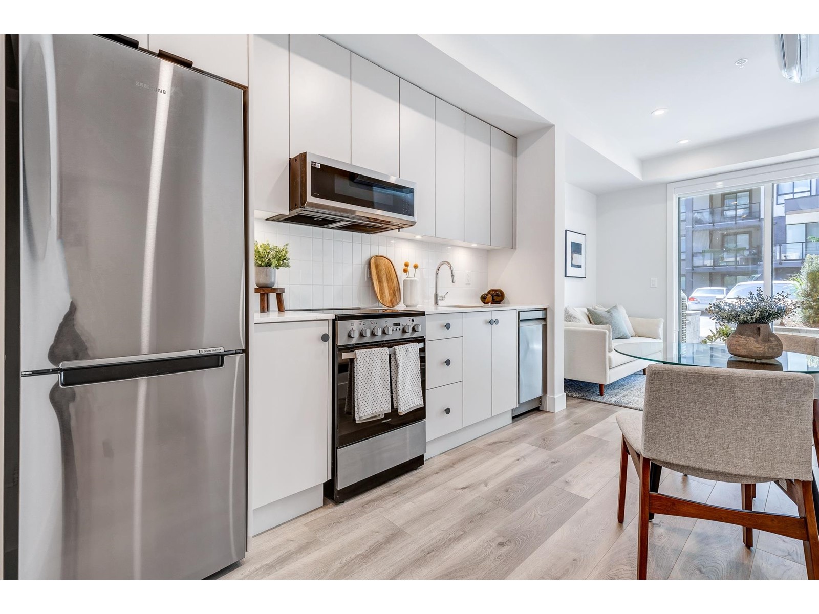 Property at 114 45497 CAMPUS DRIVE image 3