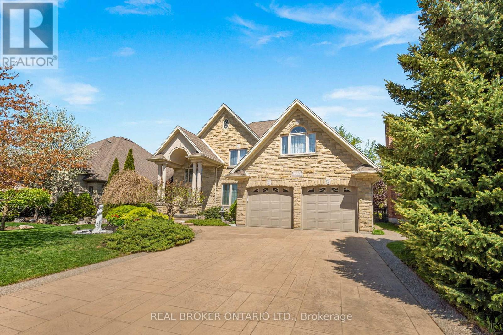 215 Black Maple Court, Kitchener, Ontario  N2P 2W8 - Photo 1 - X12143053