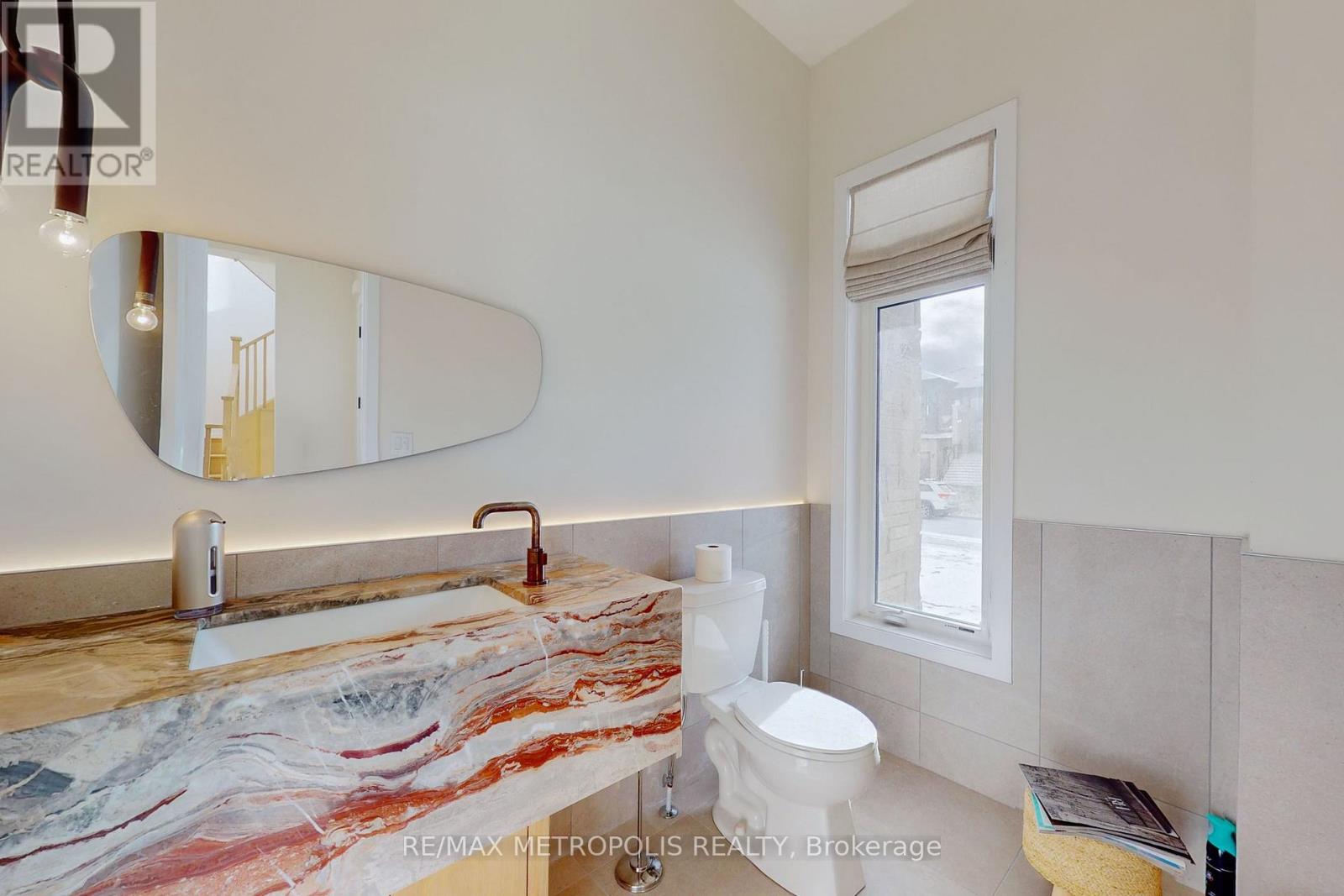 104 Stoneleigh Drive, Blue Mountains, Ontario  L9Y 0V1 - Photo 13 - X12143064