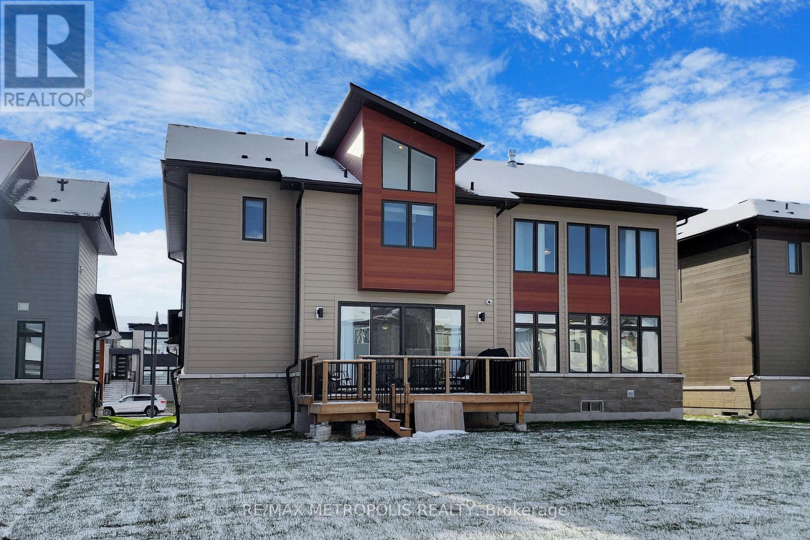 104 Stoneleigh Drive, Blue Mountains, Ontario  L9Y 0V1 - Photo 36 - X12143064