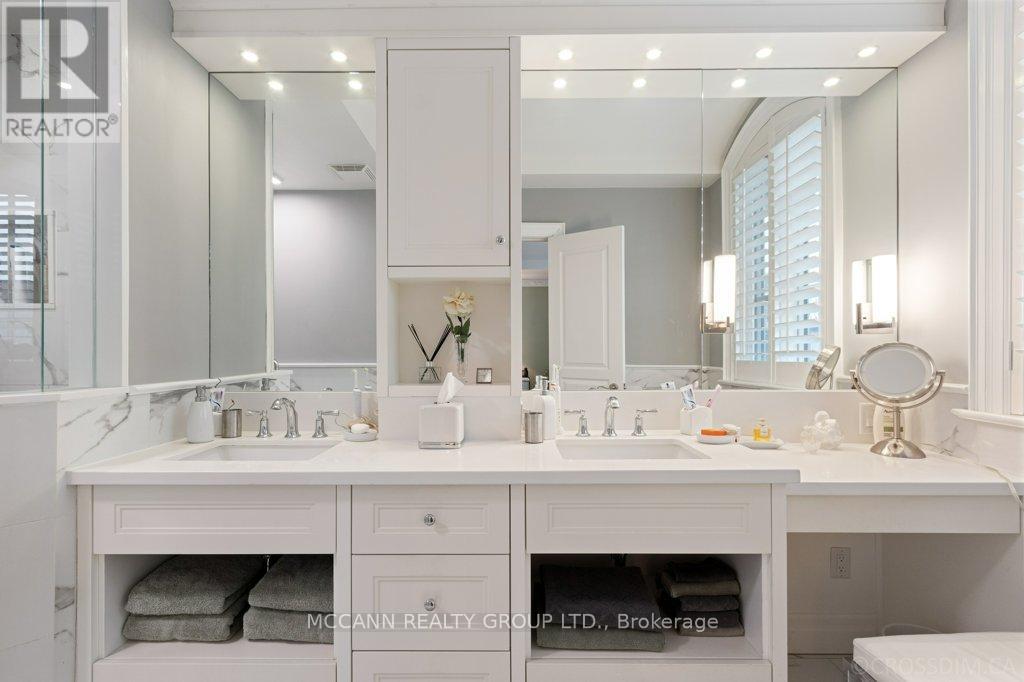 125 Joicey Boulevard, Toronto, Ontario  M5M 2T8 - Photo 17 - C12142768