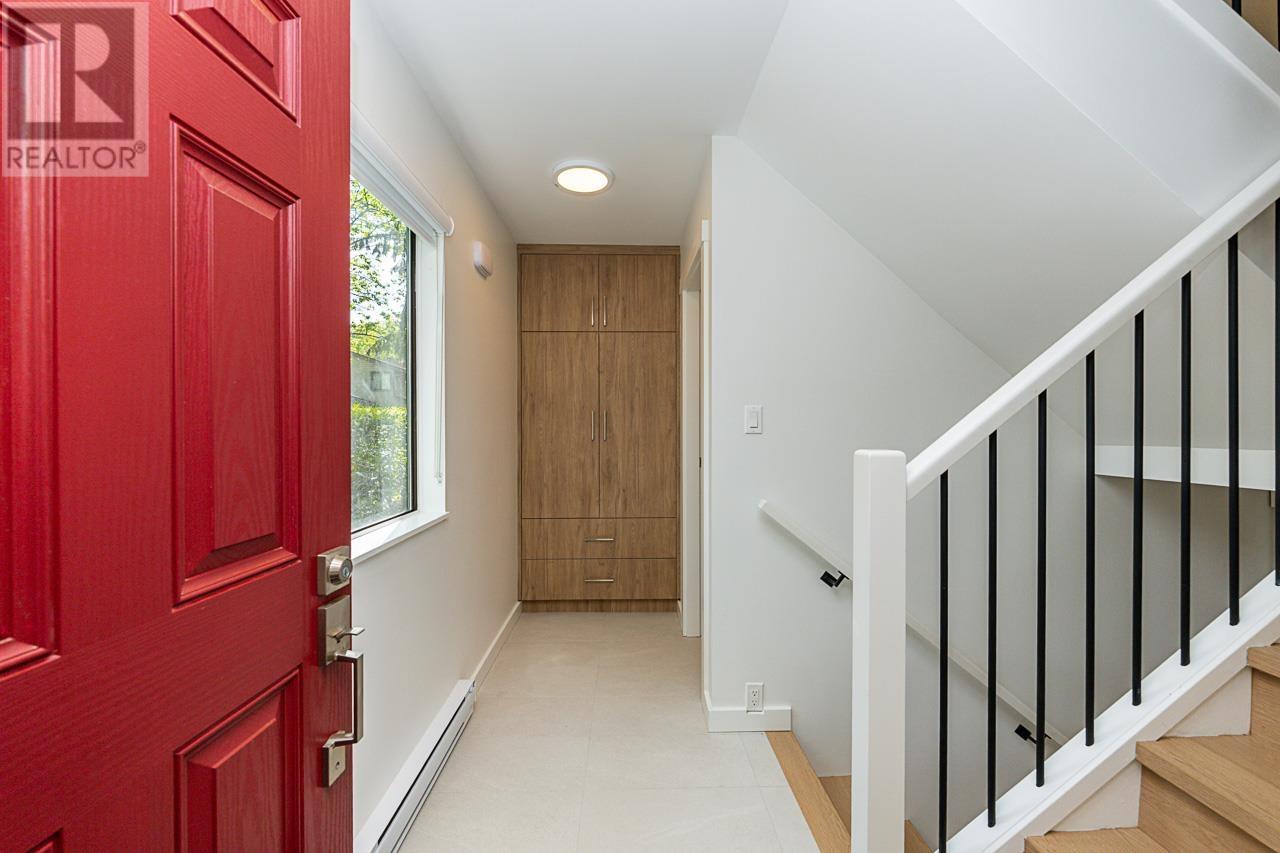 5853 Mayview Circle, Burnaby, British Columbia  V5E 4B7 - Photo 4 - R3001770