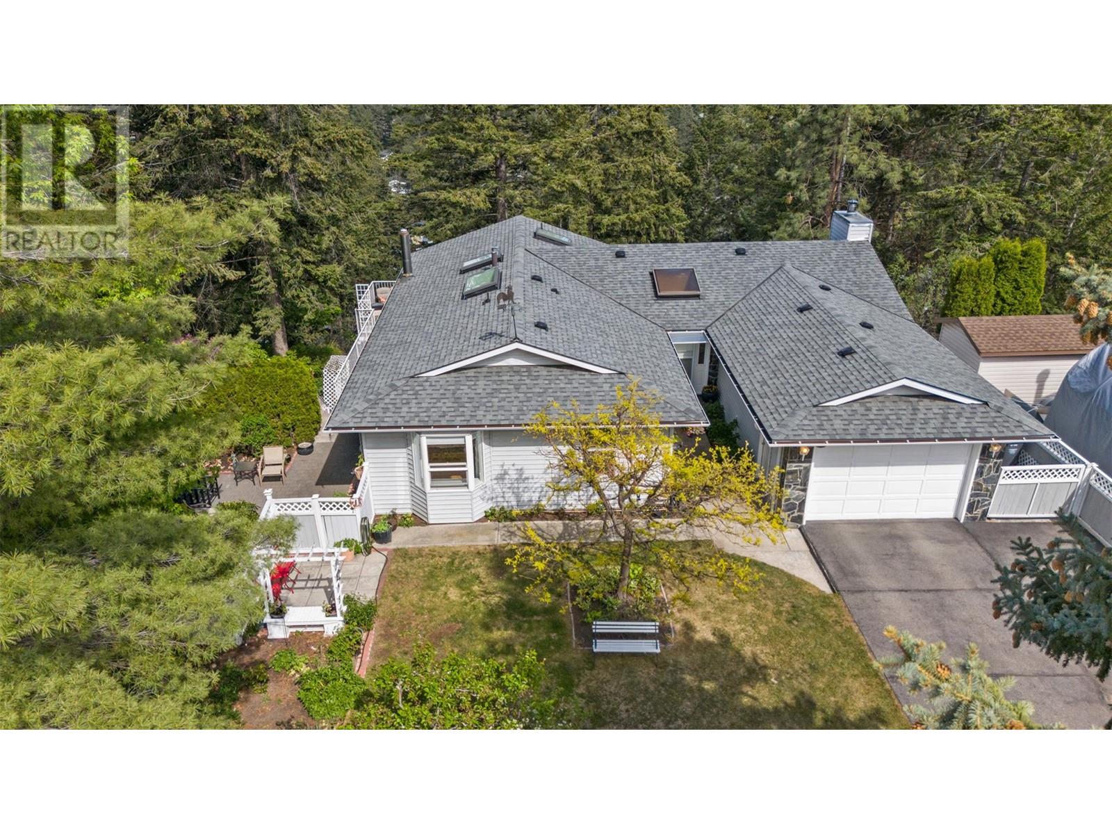 3459 Parkview Court, West Kelowna, British Columbia  V4T 1B9 - Photo 2 - 10347172
