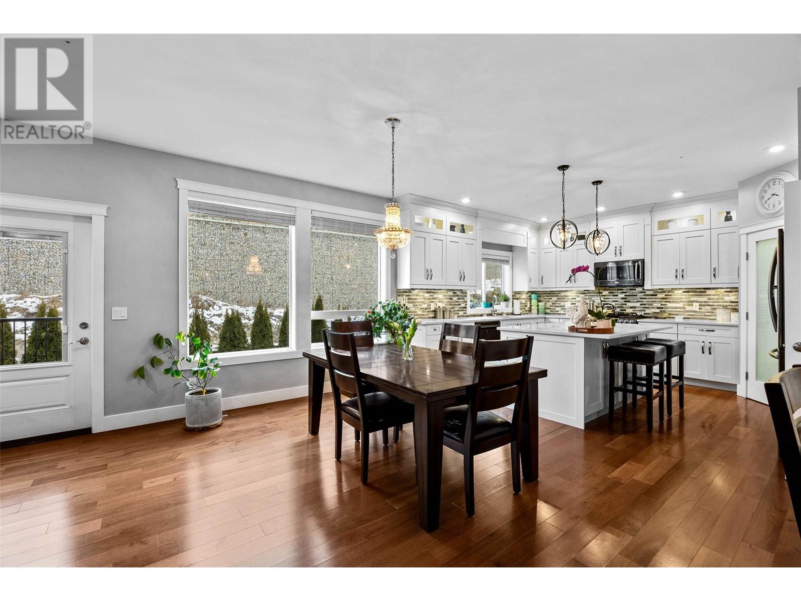 Property at 1532 Emerald Drive image 4