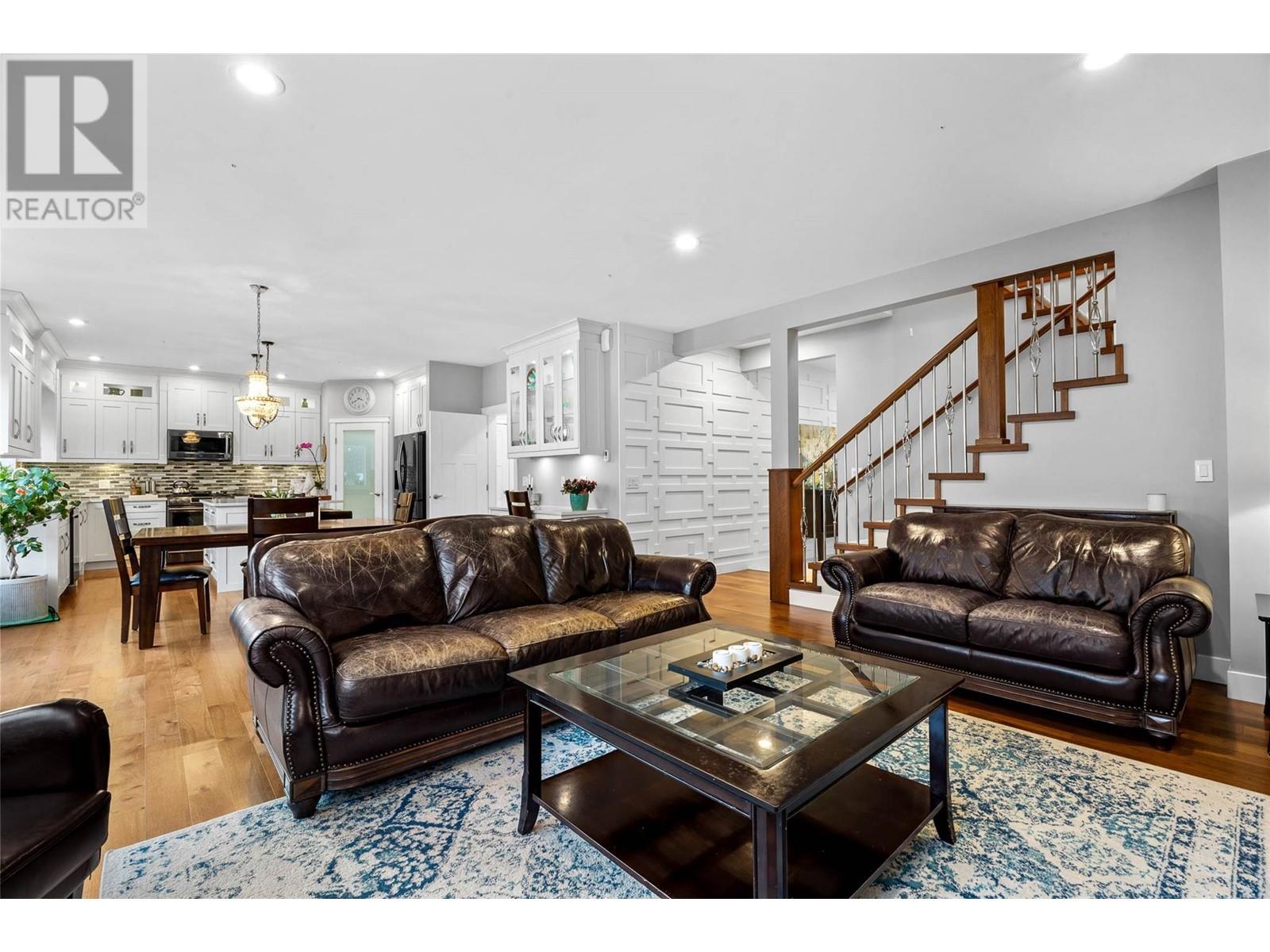 Property at 1532 Emerald Drive image 3