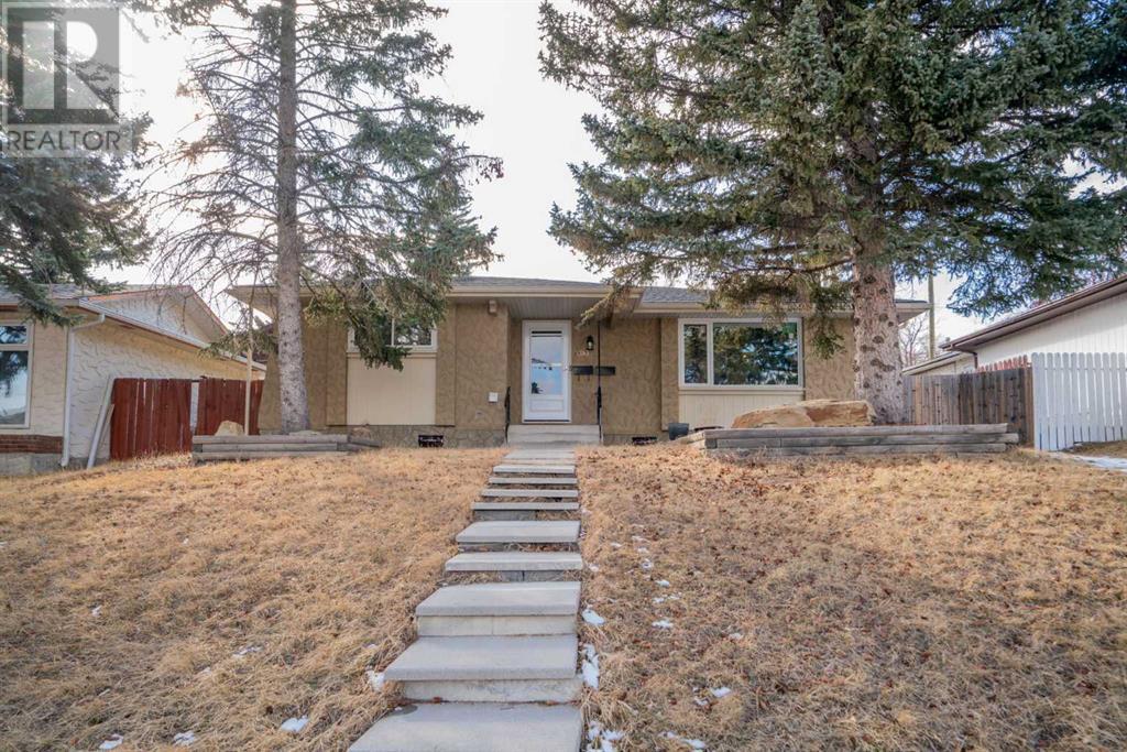Property at 7615 Hunterview Drive NW image 1