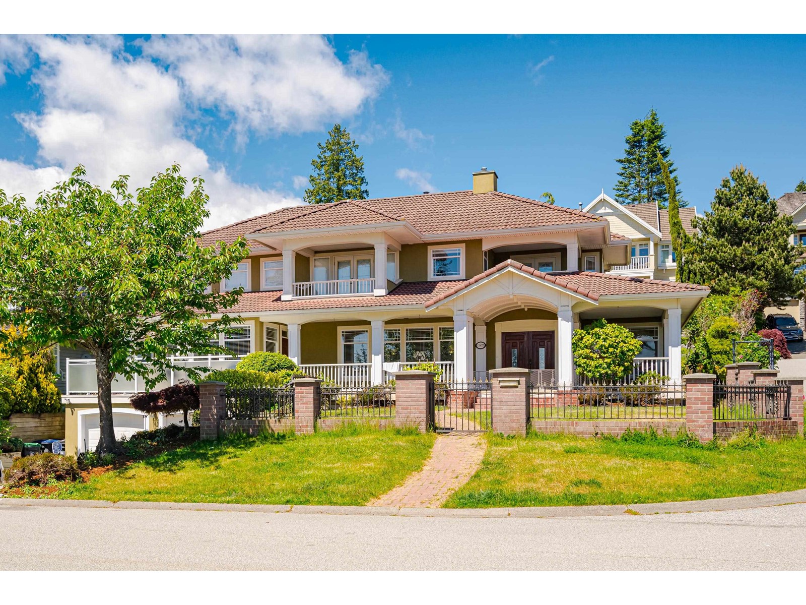 Property at 13477 13A AVENUE image 2