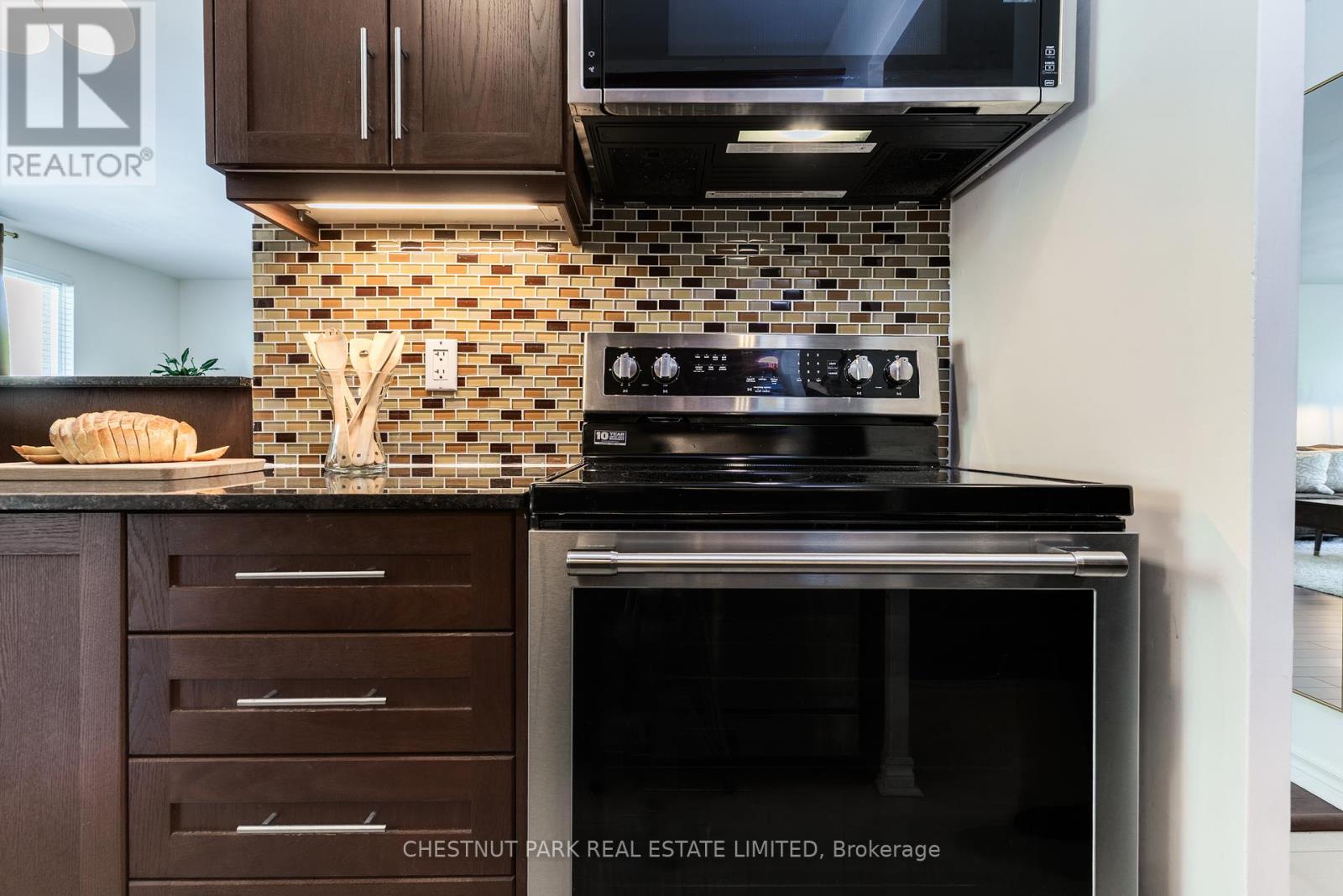 205 - 60 Gulliver Road, Toronto, Ontario  M6M 2M6 - Photo 10 - W12142945