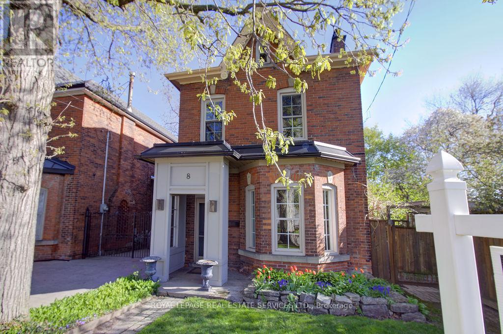 8 DUFF STREET, Hamilton, Ontario