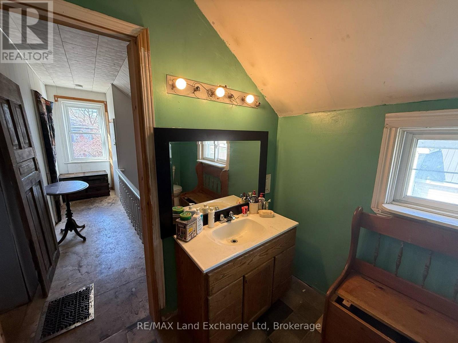 365 Minnie Street, North Huron, Ontario  N0G 2W0 - Photo 14 - X12113902