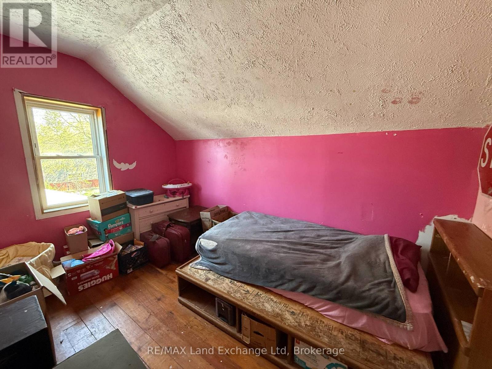 365 Minnie Street, North Huron, Ontario  N0G 2W0 - Photo 10 - X12113902
