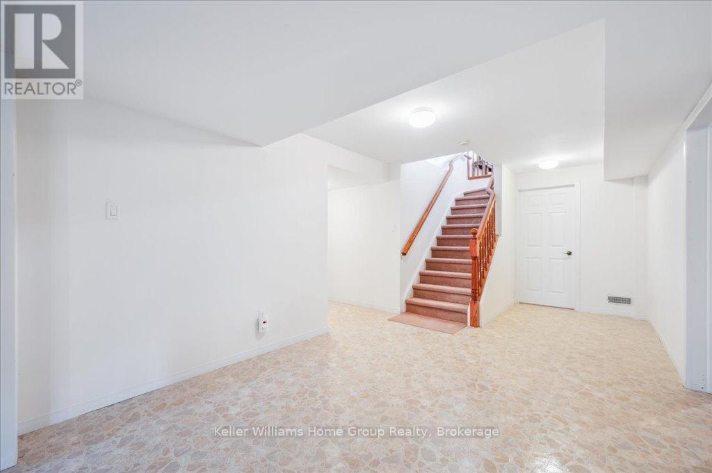 38 Oakridge Crescent, Guelph, Ontario  N1L 1J3 - Photo 28 - X12141582
