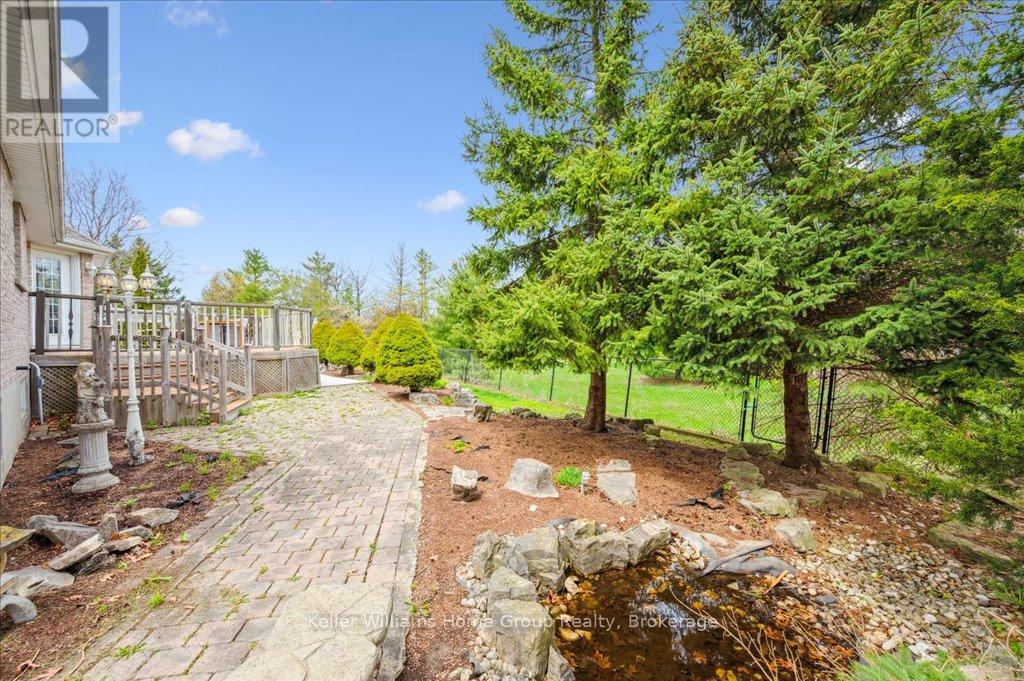 38 Oakridge Crescent, Guelph (Pineridge/westminster Woods), Ontario  N1L 1J3 - Photo 32 - X12141582