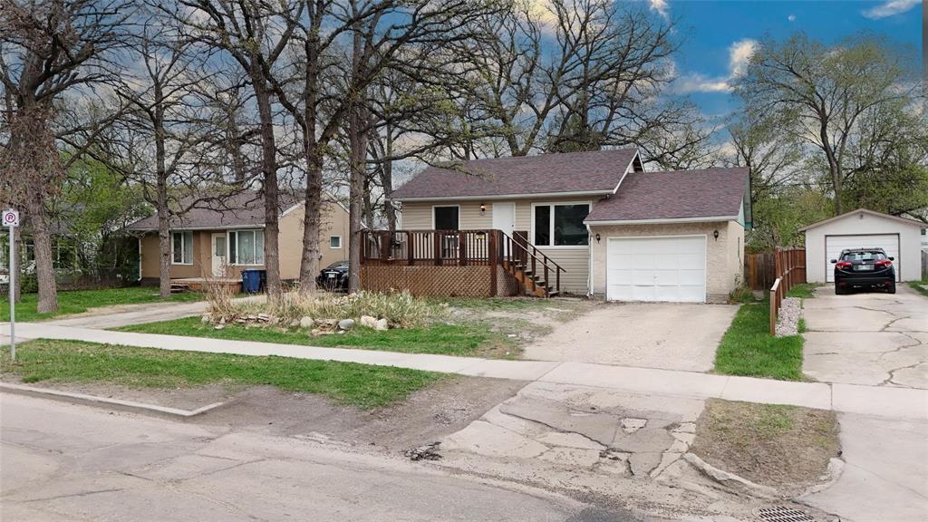 130 St Vital Road, Winnipeg, Manitoba  R2M 1Z9 - Photo 1 - 202509674