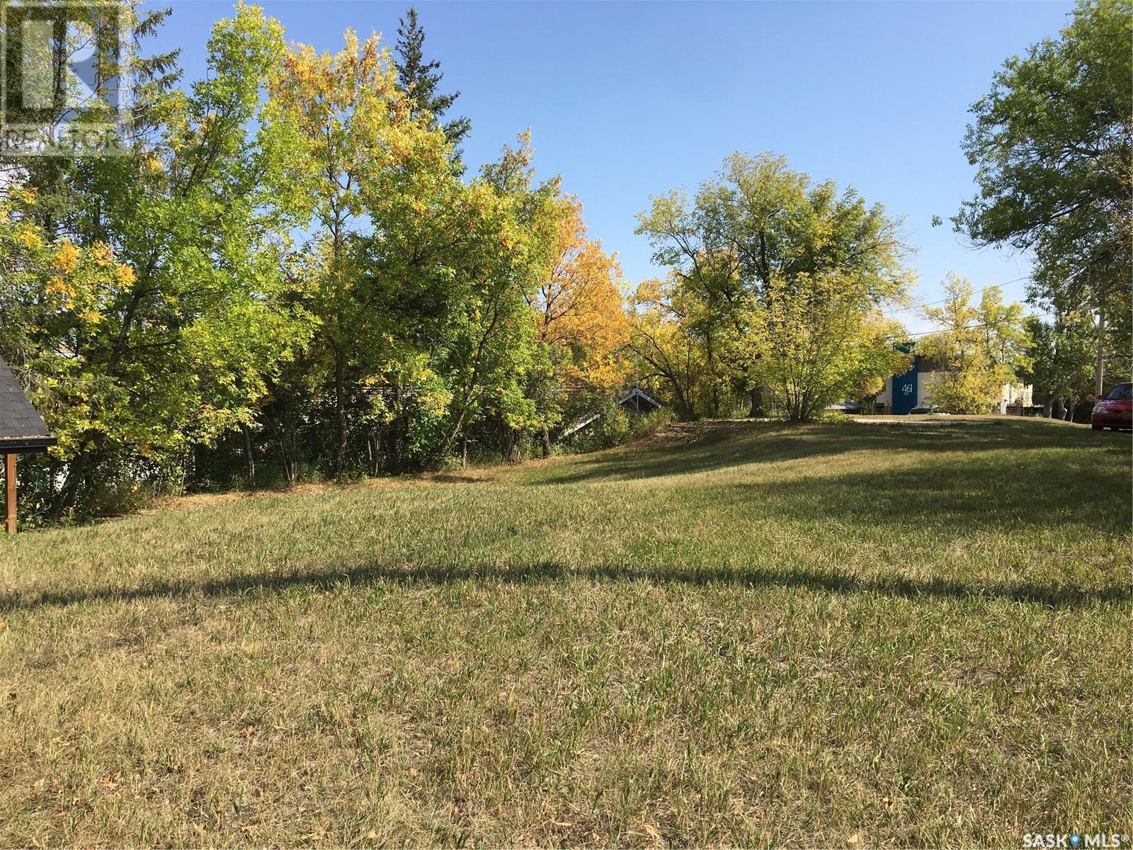 Property at 464 13th STREET E image 2