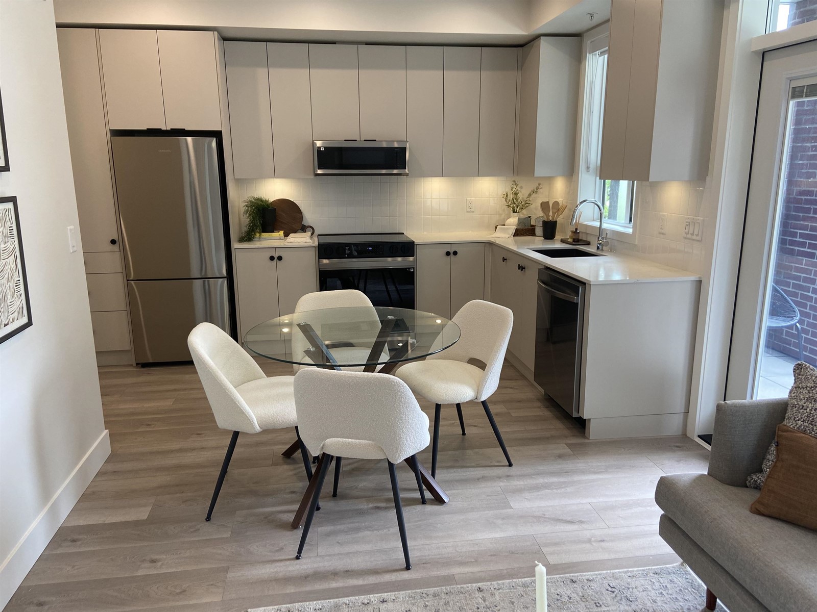 Property at 112 45497 CAMPUS DRIVE image 3