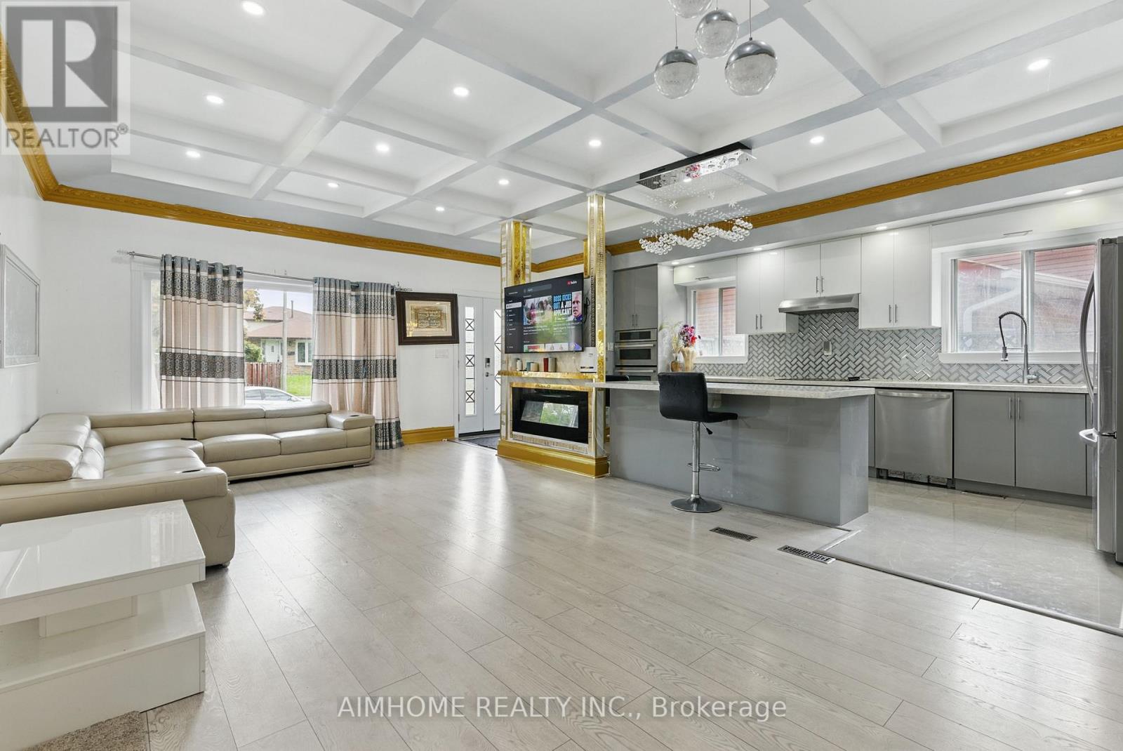Property at 61 ROTARY DRIVE image 4