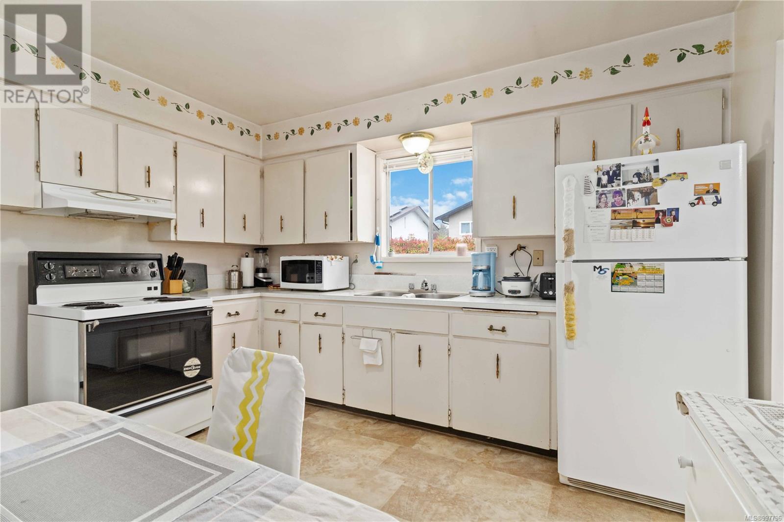 906 Lavender Ave, Saanich, British Columbia  V8Z 2M5 - Photo 16 - 997796