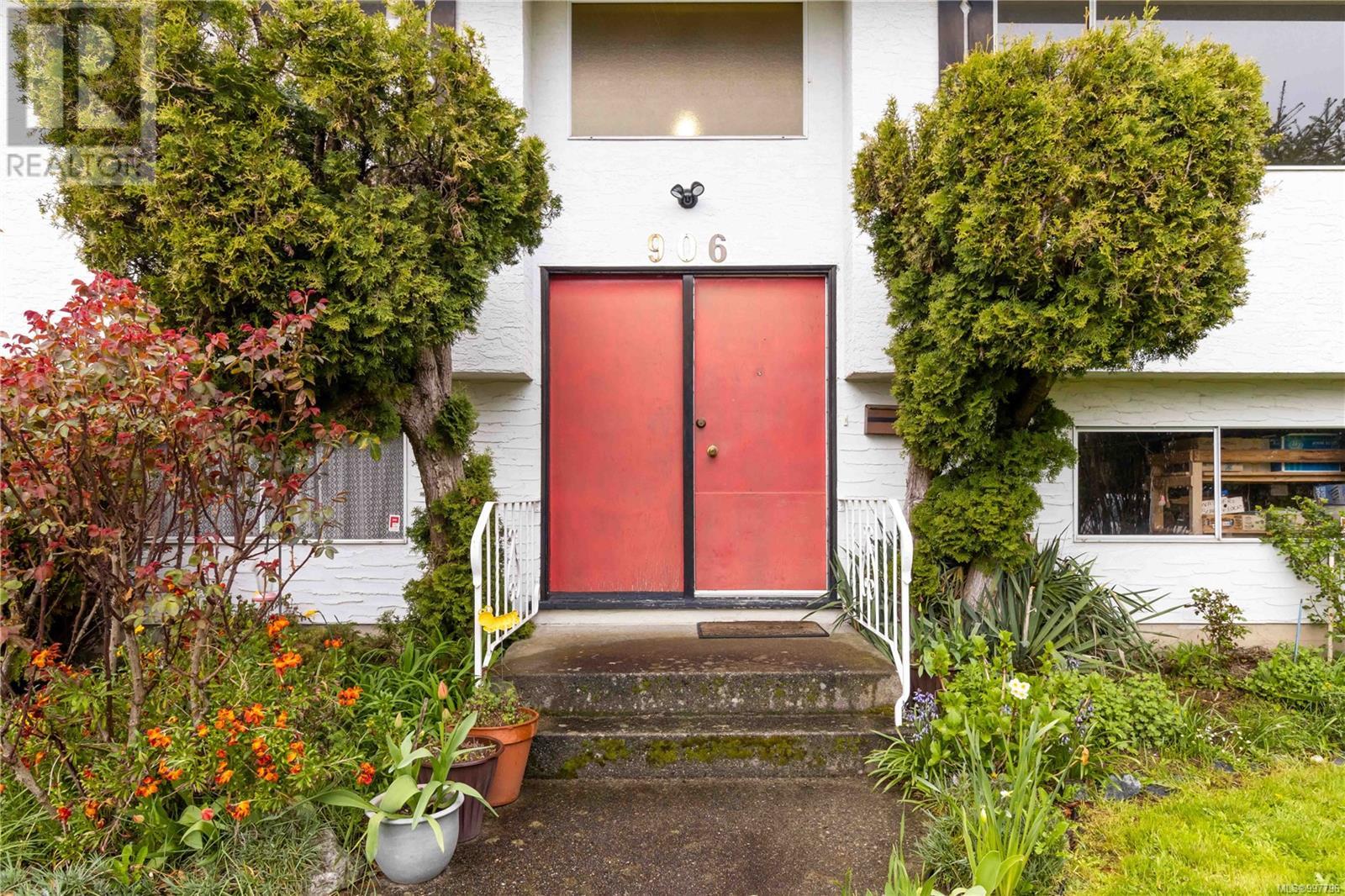 Property at 906 Lavender Ave image 3
