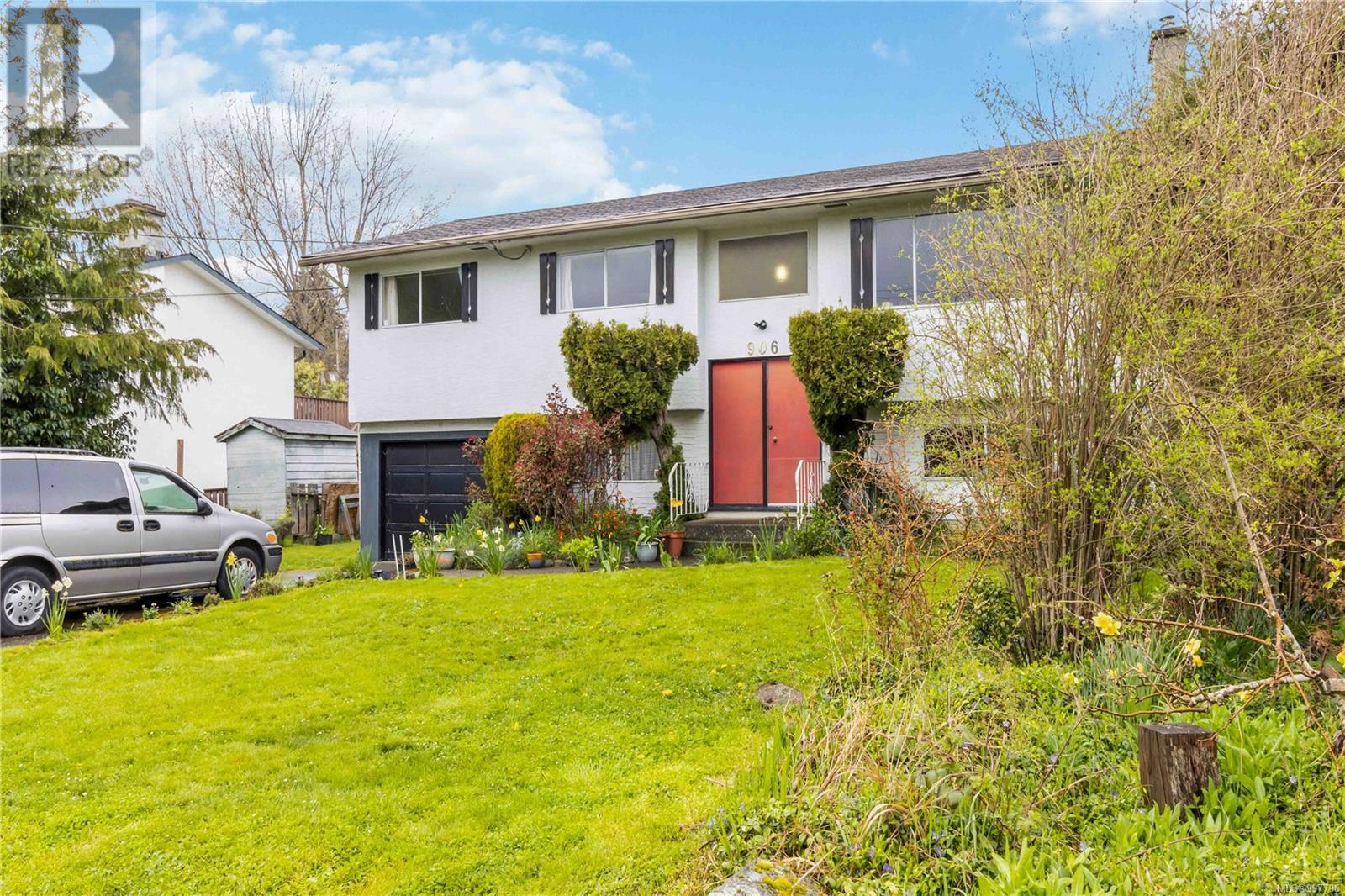 906 Lavender Ave, Saanich, British Columbia  V8Z 2M5 - Photo 1 - 997796