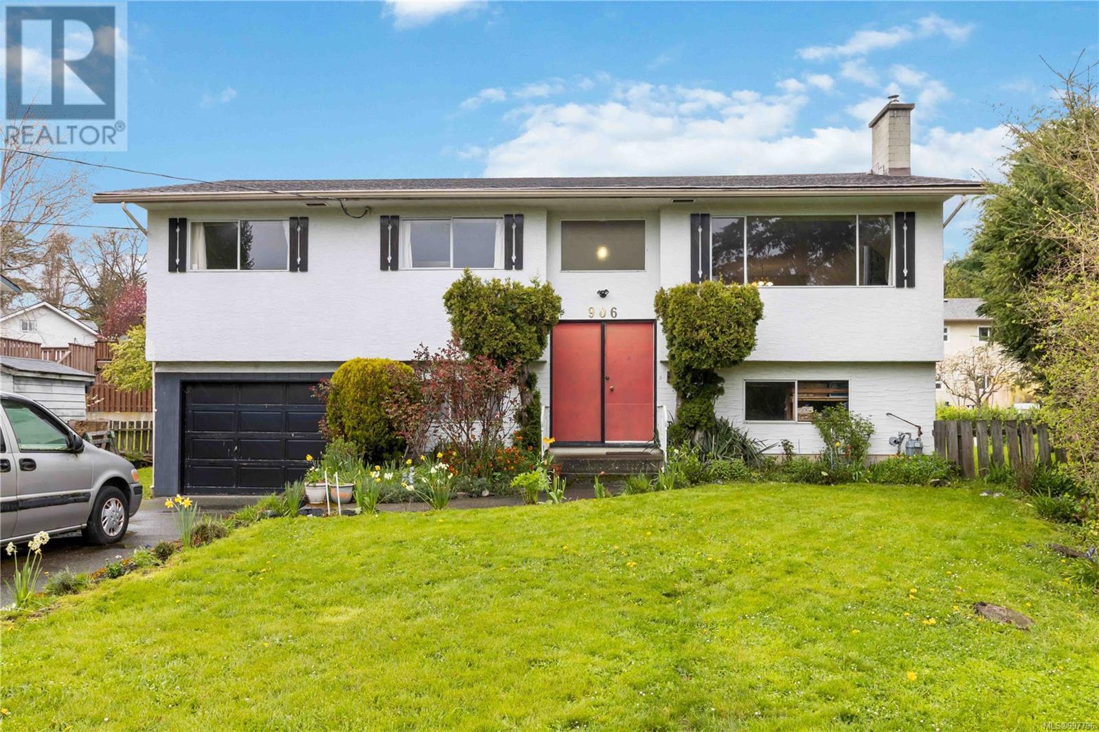 Property at 906 Lavender Ave image 1