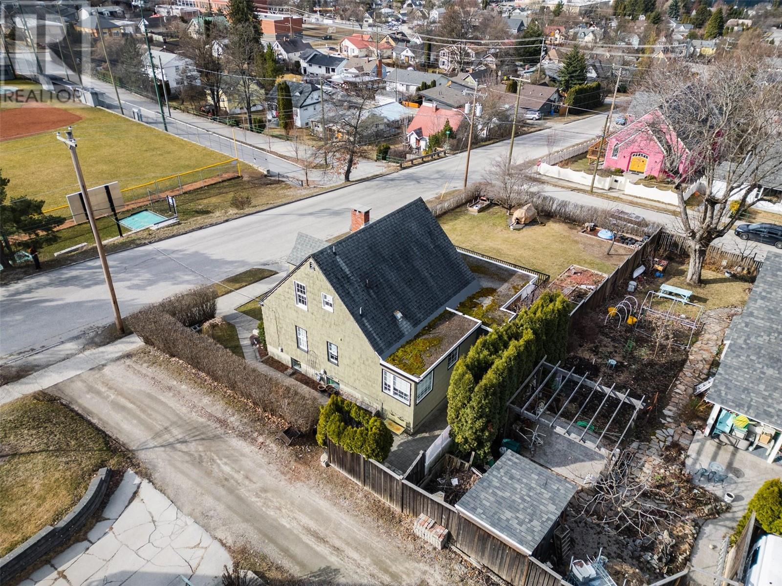 707 Cottonwood Street, Nelson, British Columbia  V1L 3V8 - Photo 3 - 10346687