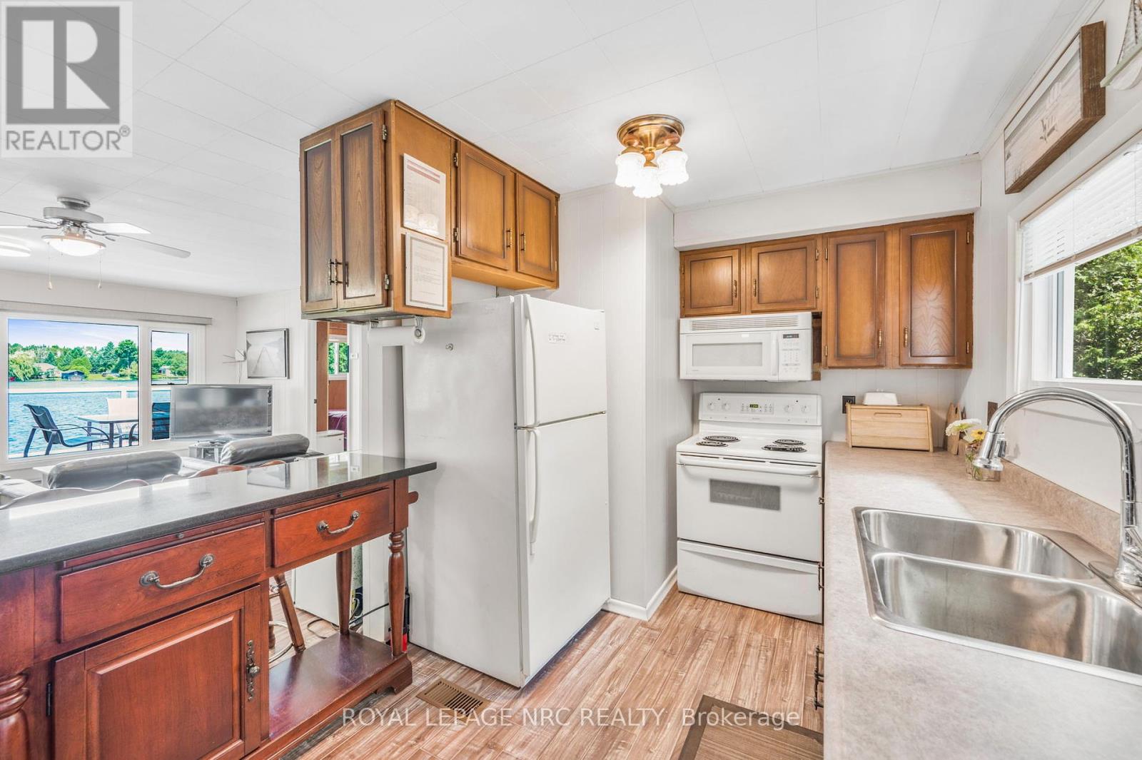53 Duncombe Drive, Kawartha Lakes, Ontario  K0M 1K0 - Photo 8 - X12143166