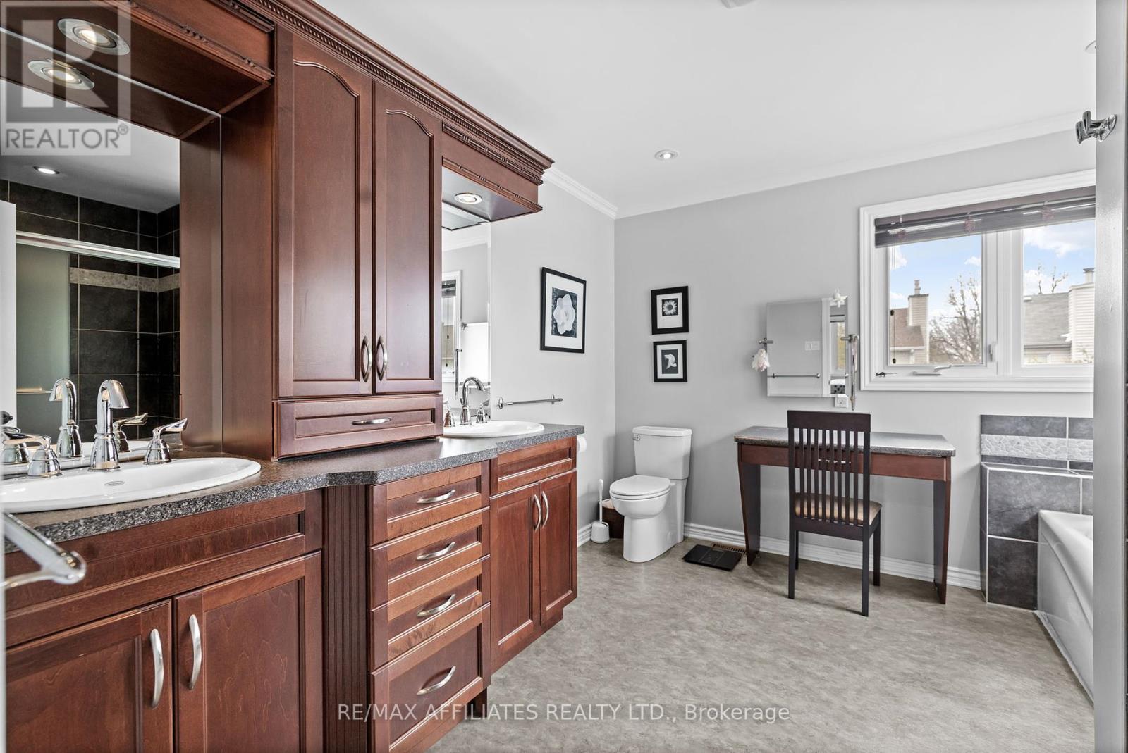 28 Sarrazin Way, Ottawa, Ontario  K2J 4A5 - Photo 19 - X12143160