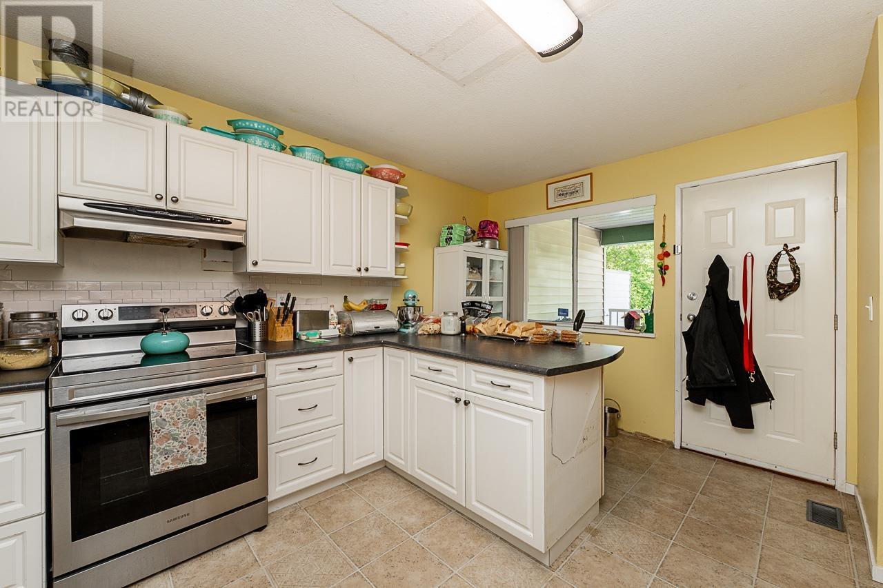 7445 Willard Street, Burnaby, British Columbia  V3N 2W2 - Photo 11 - R2999616