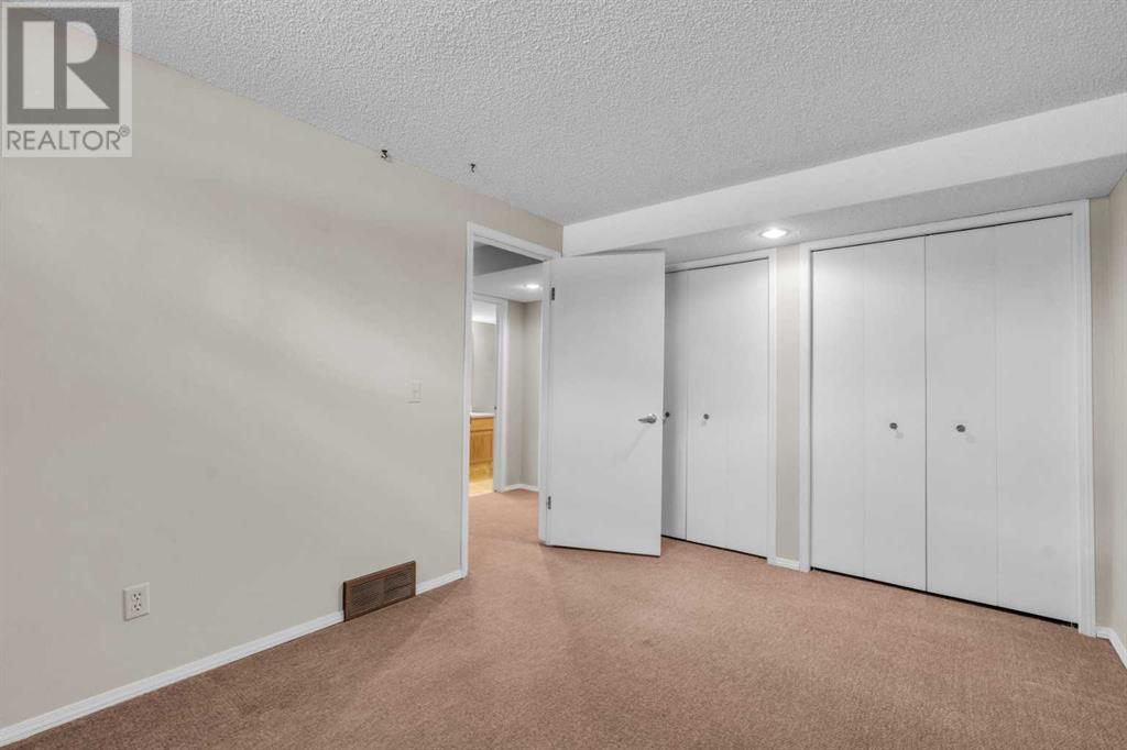 11 Coach Side Terrace Sw, Calgary, Alberta  T3H 1L6 - Photo 32 - A2209725