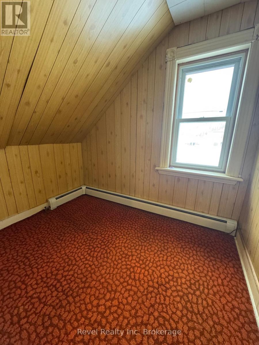 354 Poplar Street, Mattawa, Ontario  P0H 1V0 - Photo 10 - X12143137