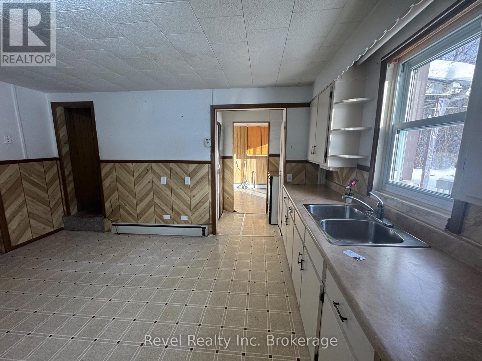 354 Poplar Street, Mattawa, Ontario  P0H 1V0 - Photo 8 - X12143137