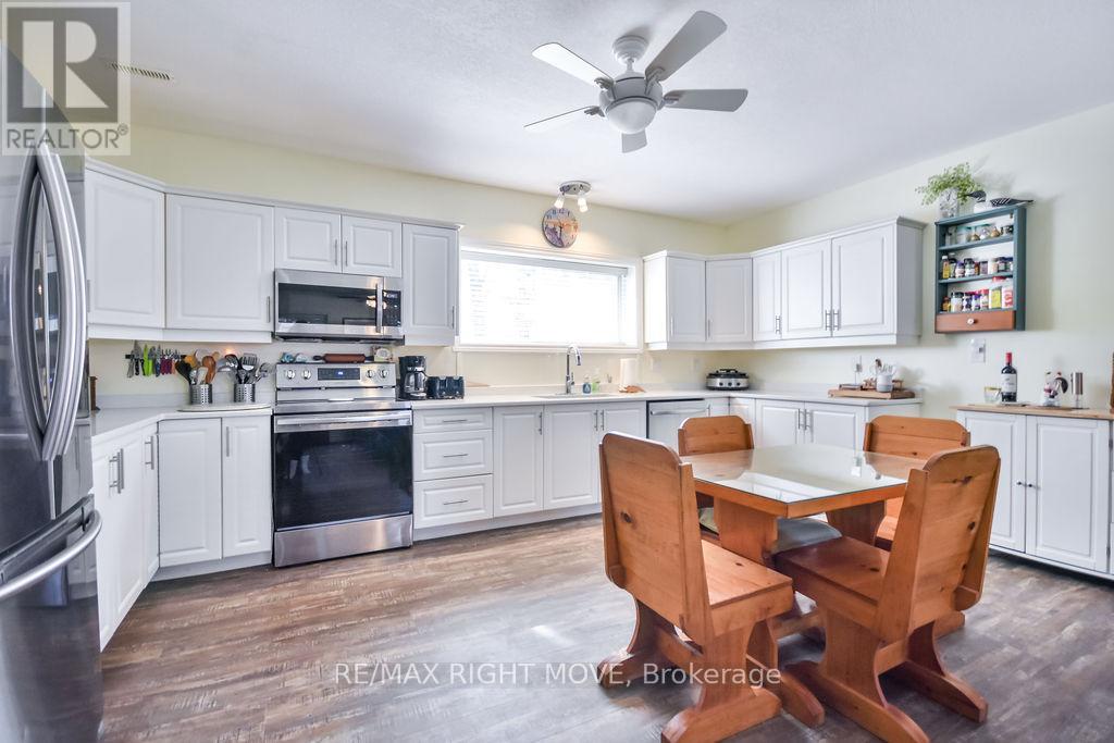 12 Fulsom Crescent, Kawartha Lakes, Ontario  L3V 6H5 - Photo 32 - X12134314