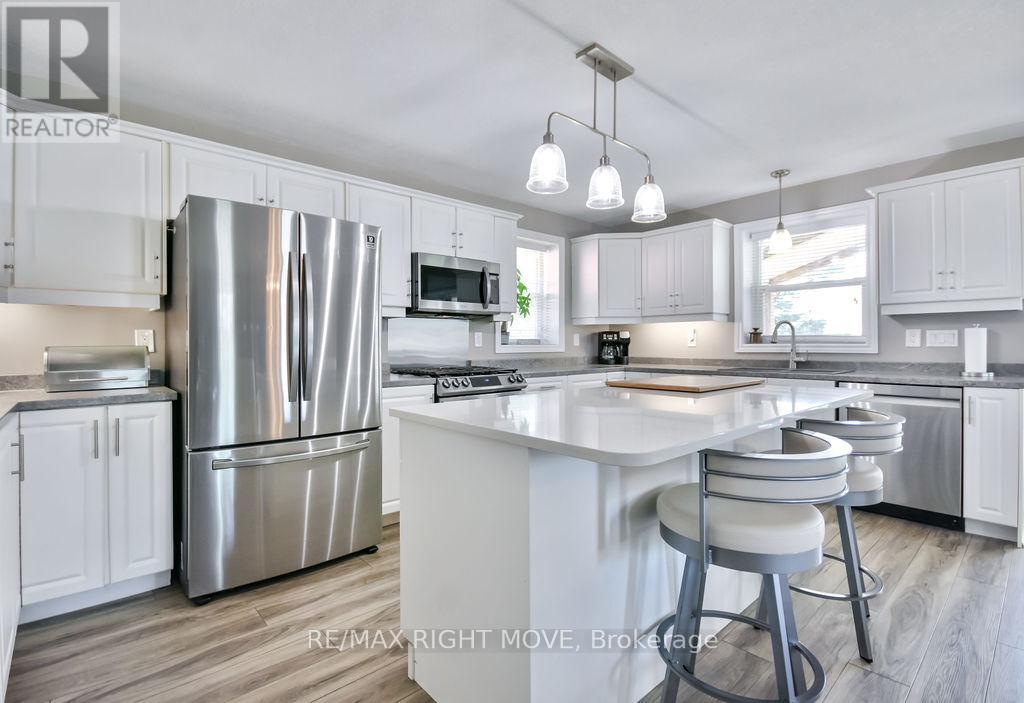 12 Fulsom Crescent, Kawartha Lakes, Ontario  L3V 6H5 - Photo 7 - X12134314