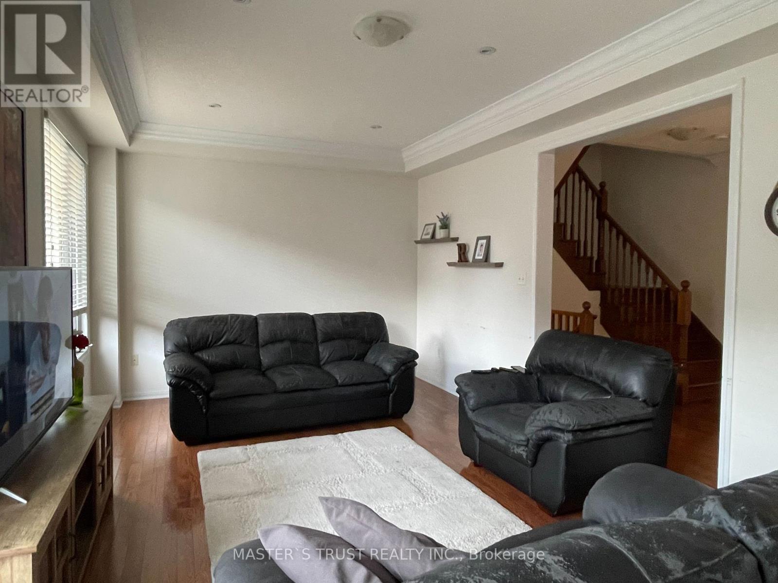 13 Yates Avenue, Toronto, Ontario  M1L 0C7 - Photo 13 - E12143150