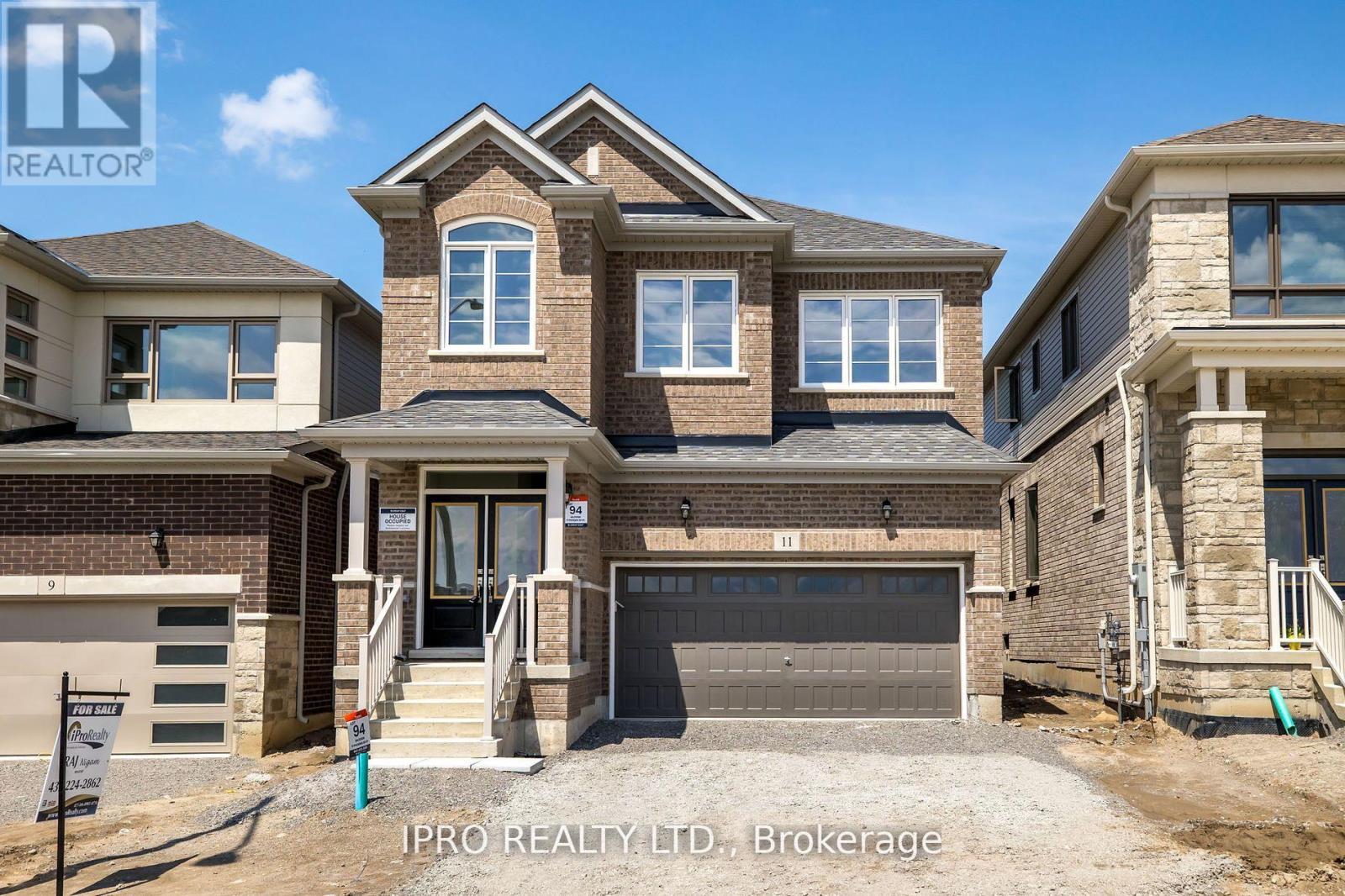 11 Phoenix Boulevard, Barrie, Ontario  L9S 2Z4 - Photo 2 - S12143126