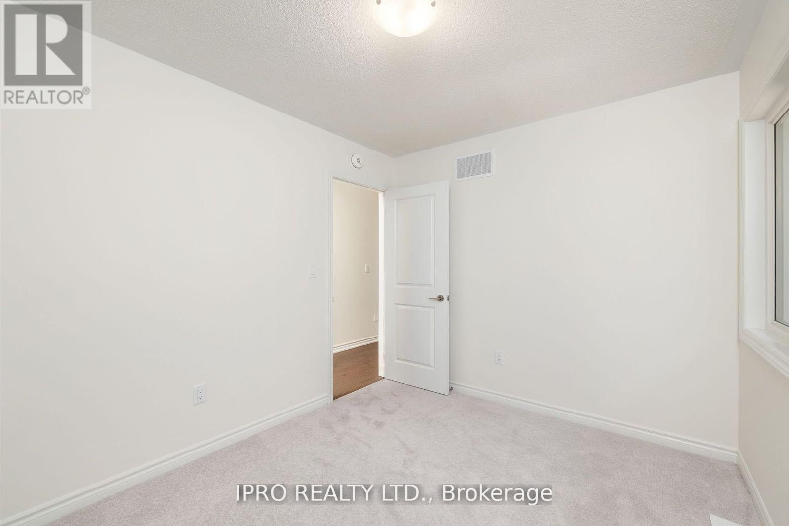 11 Phoenix Boulevard, Barrie, Ontario  L9S 2Z4 - Photo 21 - S12143126
