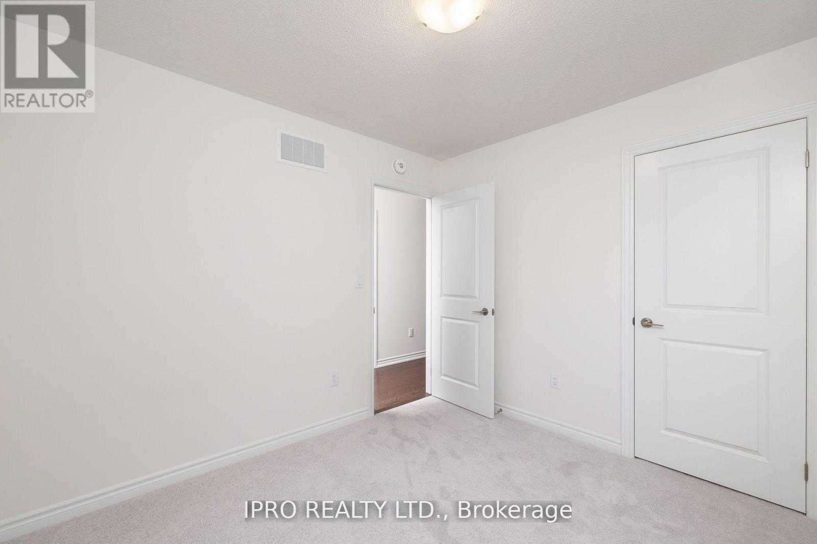 11 Phoenix Boulevard, Barrie, Ontario  L9S 2Z4 - Photo 23 - S12143126