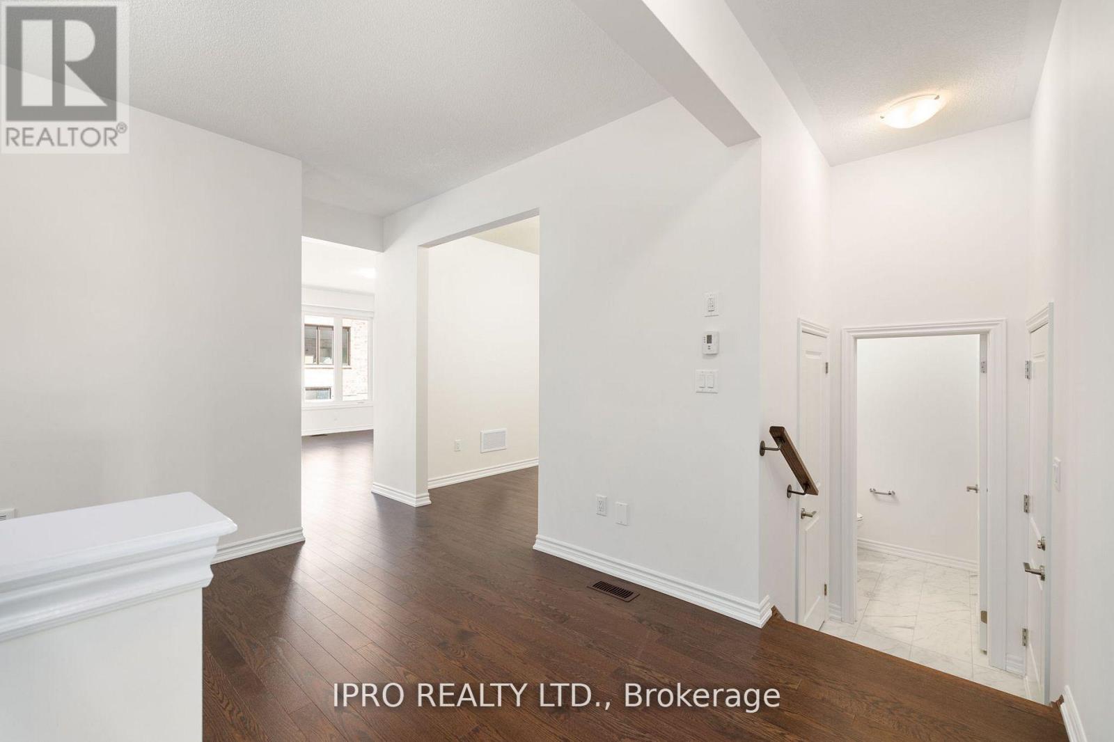 11 Phoenix Boulevard, Barrie, Ontario  L9S 2Z4 - Photo 8 - S12143126